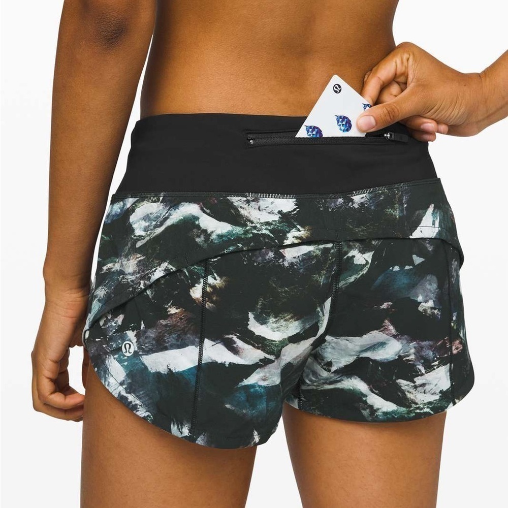 Lululemon Speed Up Short 2.5" Glacier Camo Starlight Multi / Black, size 10 NWOT